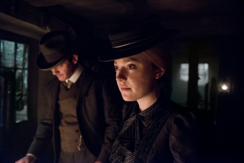 Luke Evans and Dakota Fanning in The Alienist